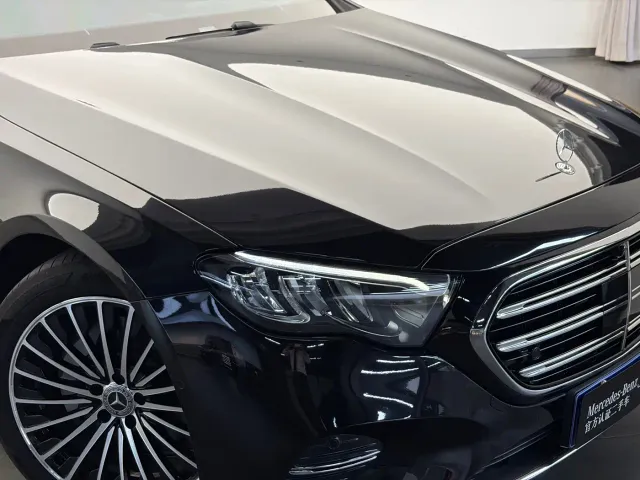 Mercedes-Benz E-Class — Фото автомобиля 19