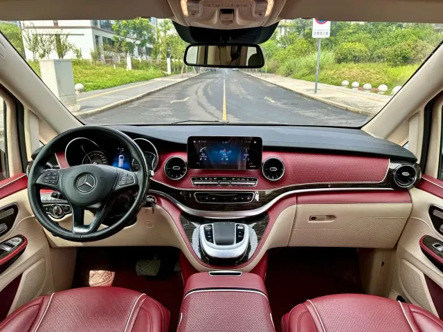 Mercedes-Benz V-Class — Фото автомобиля 7