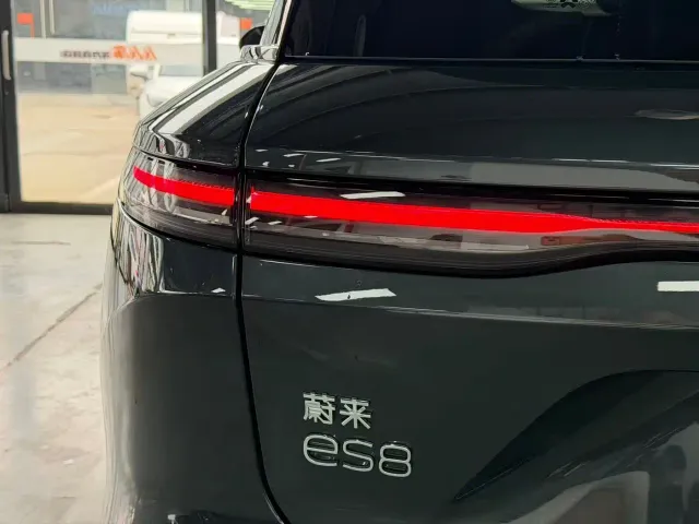 Nio ES8 — Фото автомобиля 20
