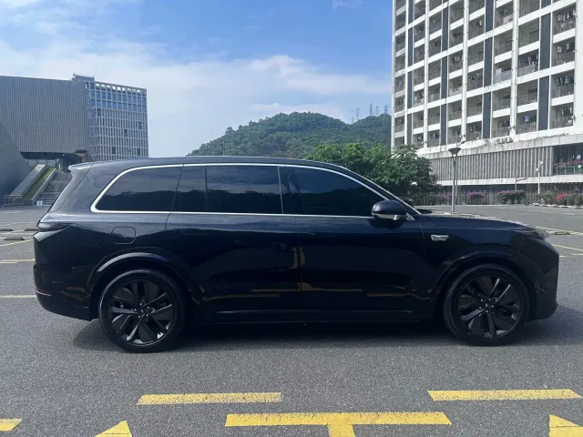 Li Auto L9 — Фото автомобиля 10