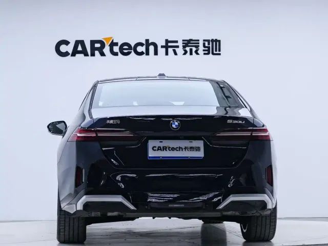 BMW 5 Series — Фото автомобиля 3