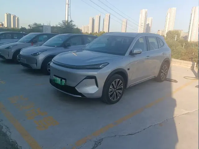 Фотография автомобиля — Geely Galaxy Starship 7 EM-i