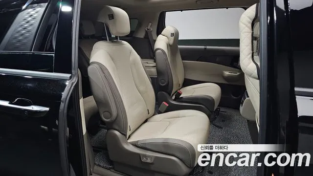 Kia Carnival 4th Gen — Фото автомобиля 26