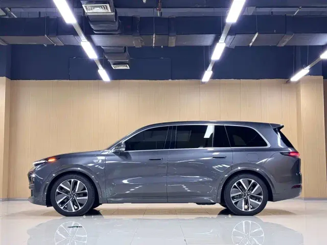 Li Auto L9 — Фото автомобиля 7