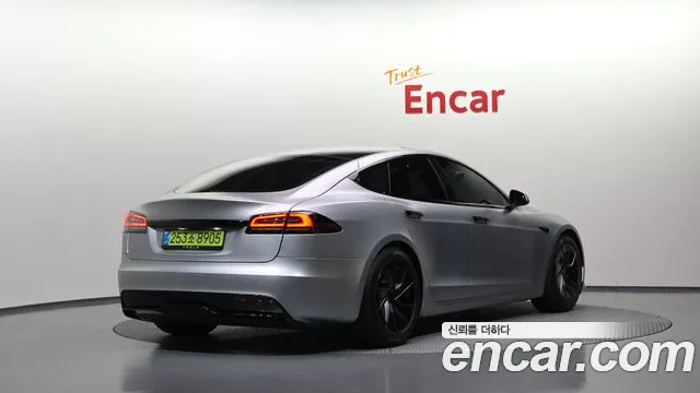 Tesla Model S — Фото автомобиля 2