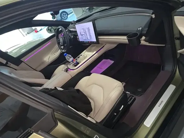 Xiaomi SU7 — Фото автомобиля 24