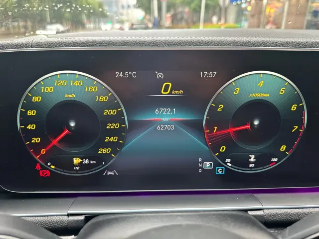 Mercedes-Benz GLE-Class — Фото автомобиля 25