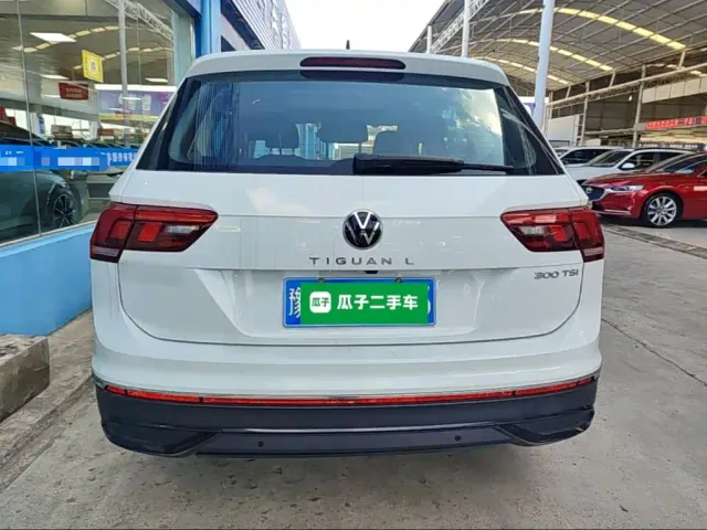 Volkswagen Tiguan L — Фото автомобиля 5