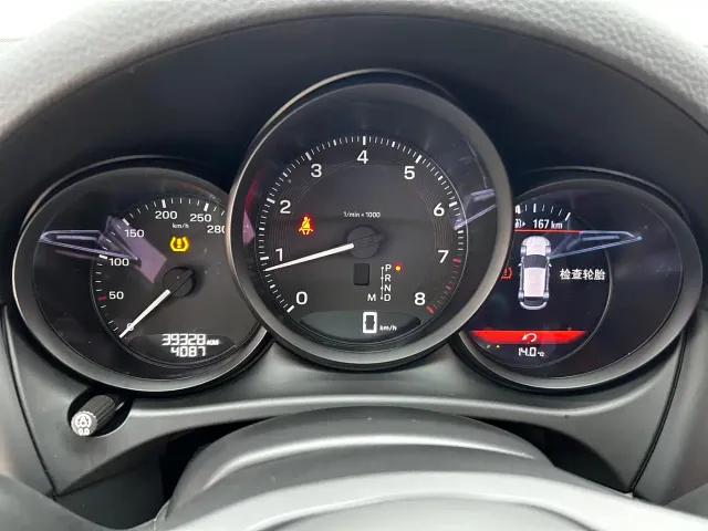 Porsche Macan — Фото автомобиля 11