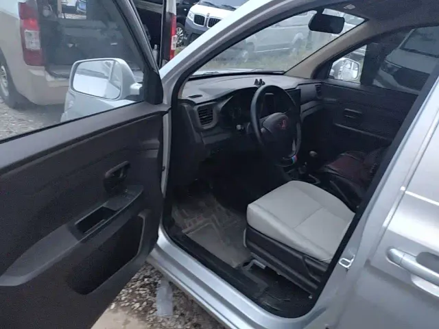 Wuling Hongguang V — Фото автомобиля 15