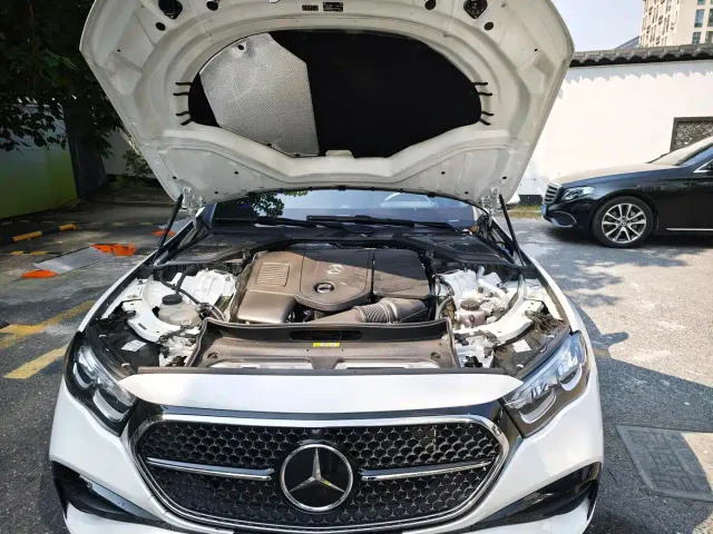 Mercedes-Benz E-Class — Фото автомобиля 10