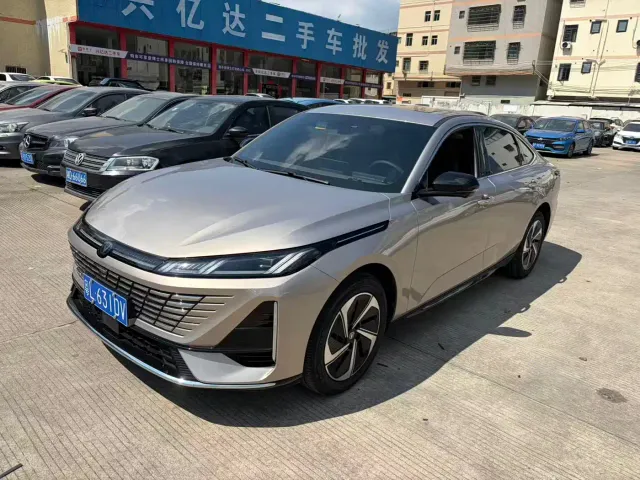 Changan Eado — Фото автомобиля 3