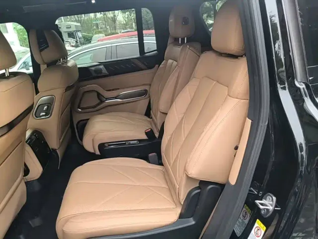 BYD FangChengBao Leopard 8 — Фото автомобиля 16