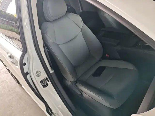 Toyota Granvia — Фото автомобиля 24