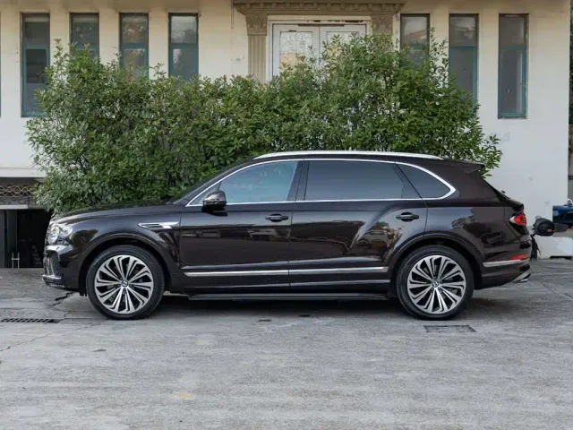 Bentley Bentayga — Фото автомобиля 7