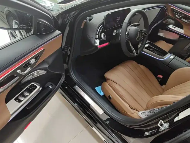 Mercedes-Benz E-Class — Фото автомобиля 15