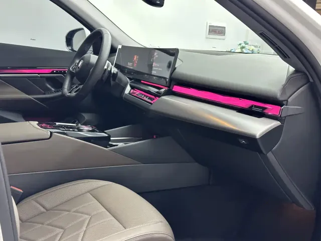 BMW 5 Series — Фото автомобиля 17