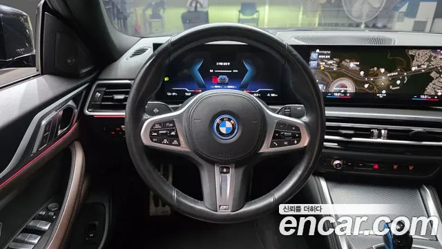 BMW i4 — Фото автомобиля 19