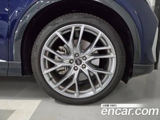 Audi Q4 e-tron F4 — Фото автомобиля 5