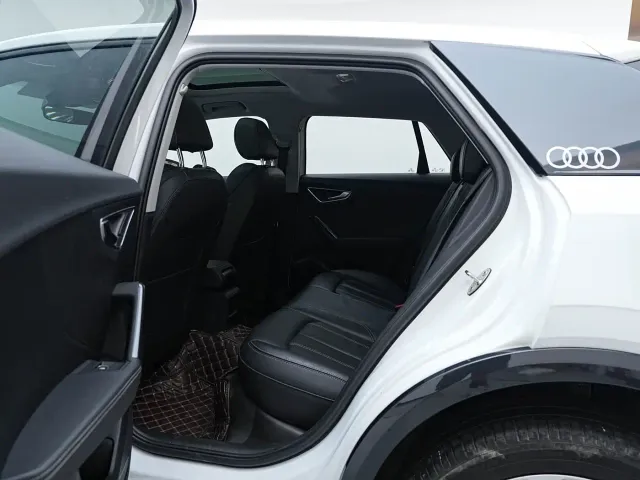 Audi Q2L — Фото автомобиля 16