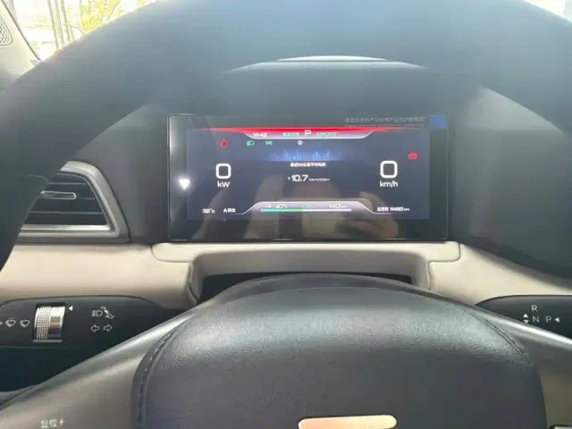 BYD Yuan UP 2024 301KM Leading Edition — Фото автомобиля 5
