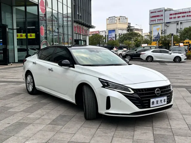 Nissan Teana — Фото автомобиля 4