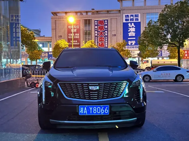 Cadillac Cadillac XT4 2022 28T FWD Luxury — Фото автомобиля 2