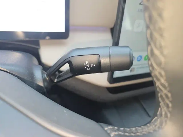 Volvo XC70 Plug-in Hybrid — Фото автомобиля 13