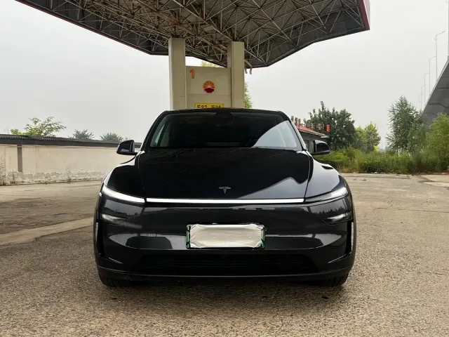 Фотография автомобиля — Tesla Model Y