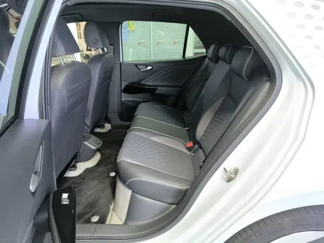 Volkswagen ID.3 — Фото автомобиля 16