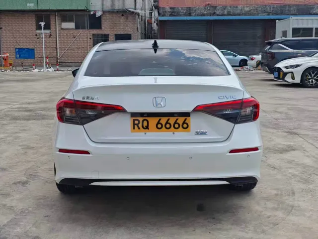 Honda Civic — Фото автомобиля 3