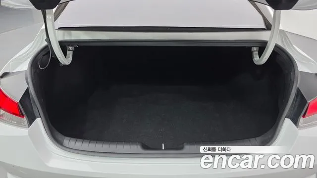 Hyundai Avante — Фото автомобиля 16