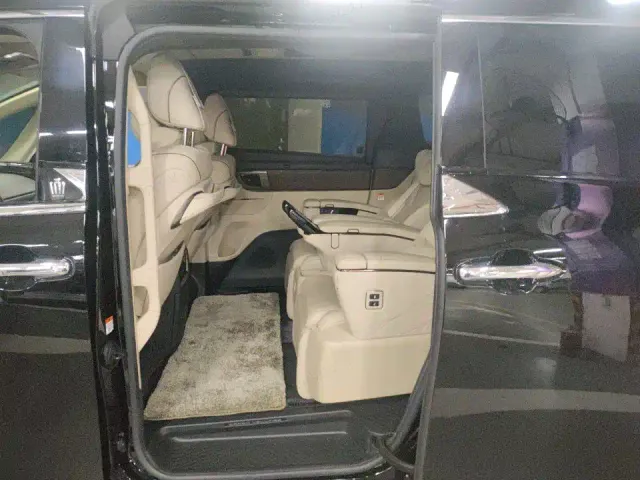 Toyota Vellfire — Фото автомобиля 4