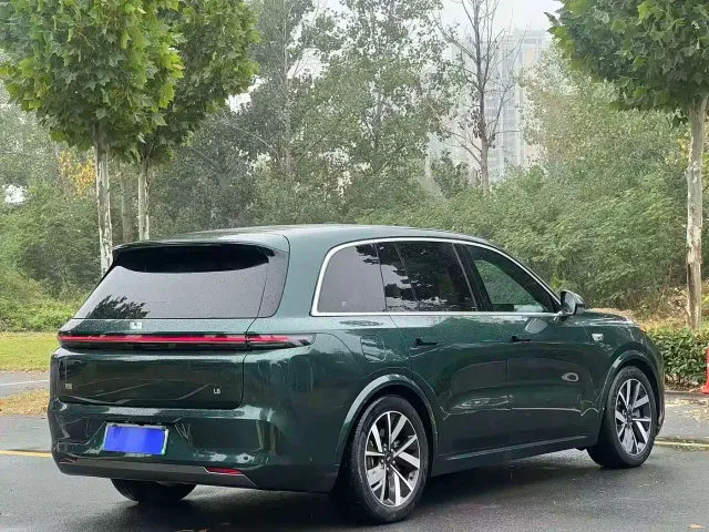 Li Auto L8 — Фото автомобиля 13