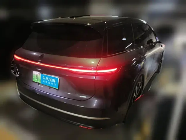 Nio ES8 — Фото автомобиля 2