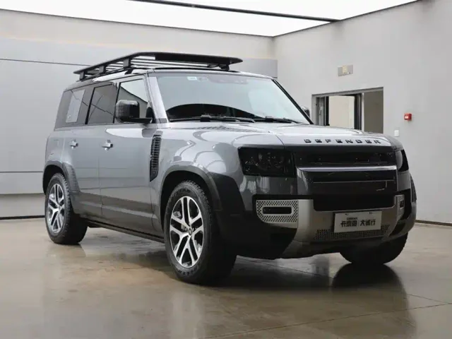 Land Rover Defender — Фото автомобиля 26
