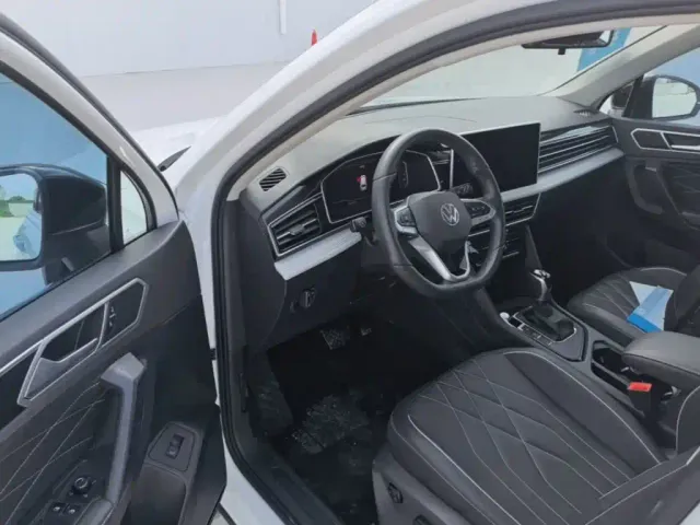 Volkswagen Tiguan L — Фото автомобиля 15