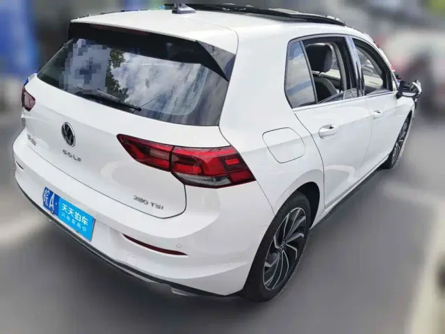Volkswagen Golf — Фото автомобиля 2