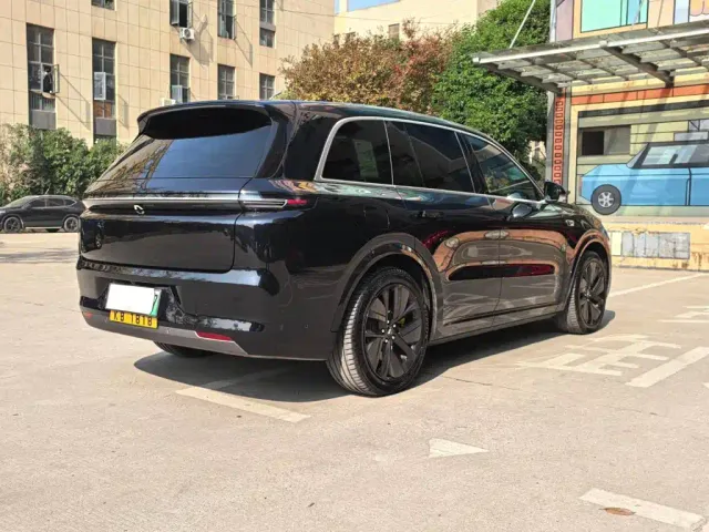 Li Auto Li L8 2024 Pro — Фото автомобиля 19