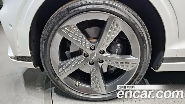 Genesis GV70 2.5T Бензин AWD — Фото автомобиля 5