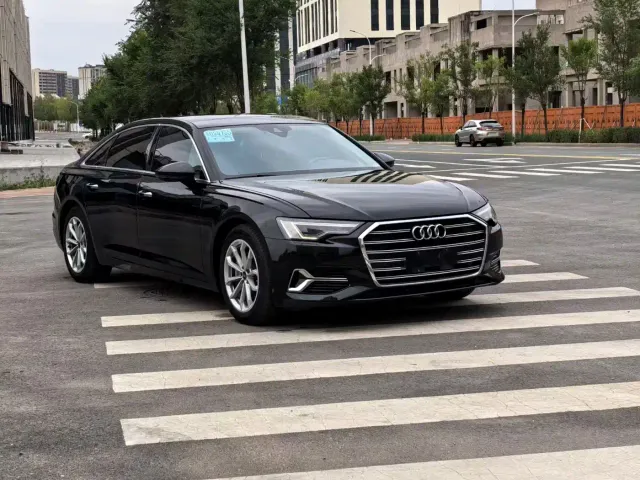Фотография автомобиля — Audi A6L