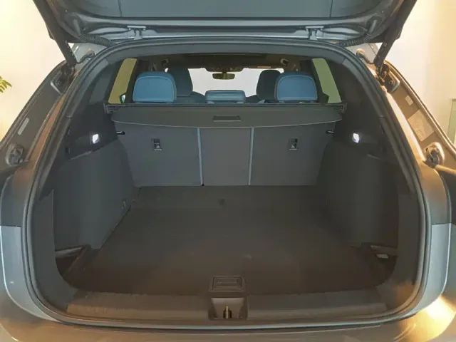 Audi Q6L e-tron — Фото автомобиля 6