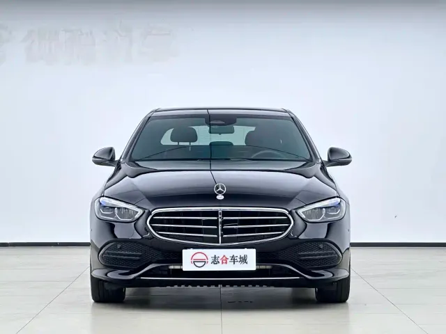 Фотография автомобиля — Mercedes-Benz C-Class