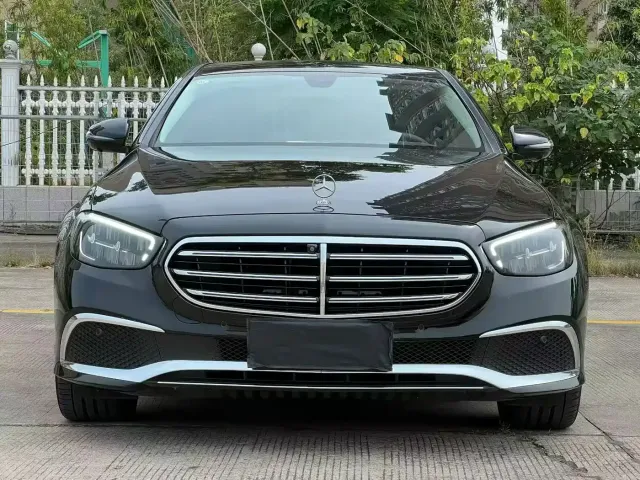 Mercedes-Benz E-Class — Фото автомобиля 2