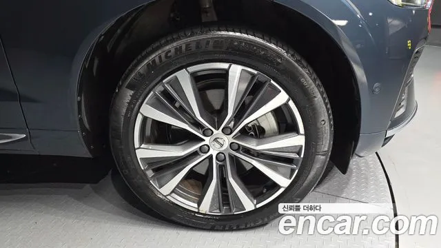 Вольво XC60 — Фото автомобиля 19