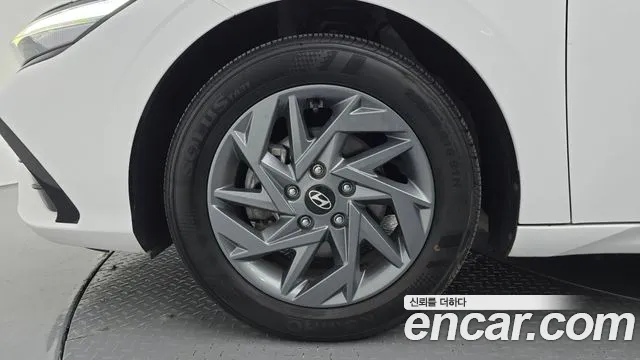 Hyundai Avante CN7 — Фото автомобиля 5