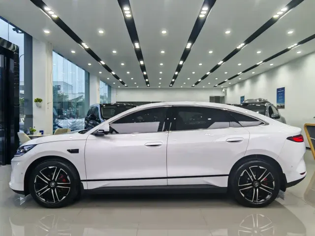 BYD Qin L — Фото автомобиля 5