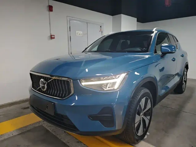 Фотография автомобиля — Volvo XC40