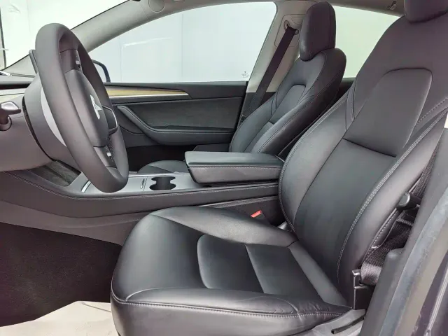 Tesla Model Y — Фото автомобиля 5