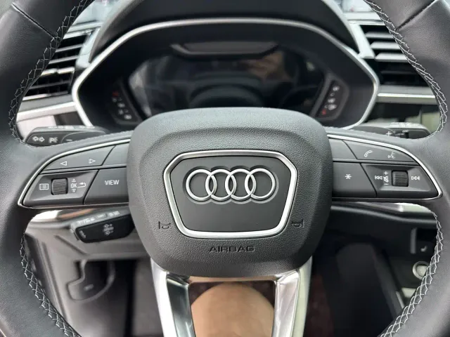 Audi Q3 — Фото автомобиля 14